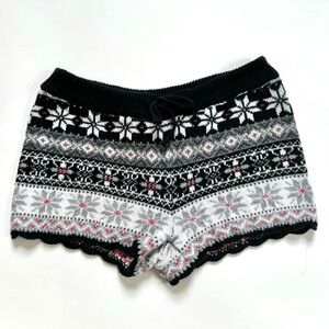 Size small Bethany Mota quilited shorts